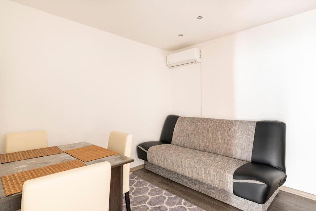 Studio Apartment Grgic シベニク エクステリア 写真