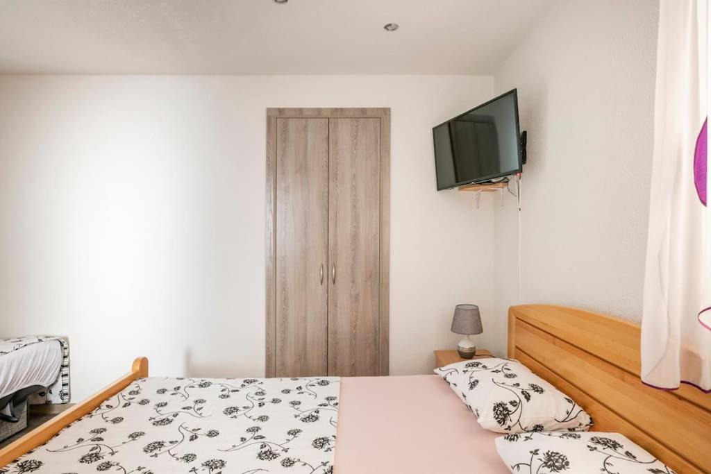 Studio Apartment Grgic シベニク エクステリア 写真