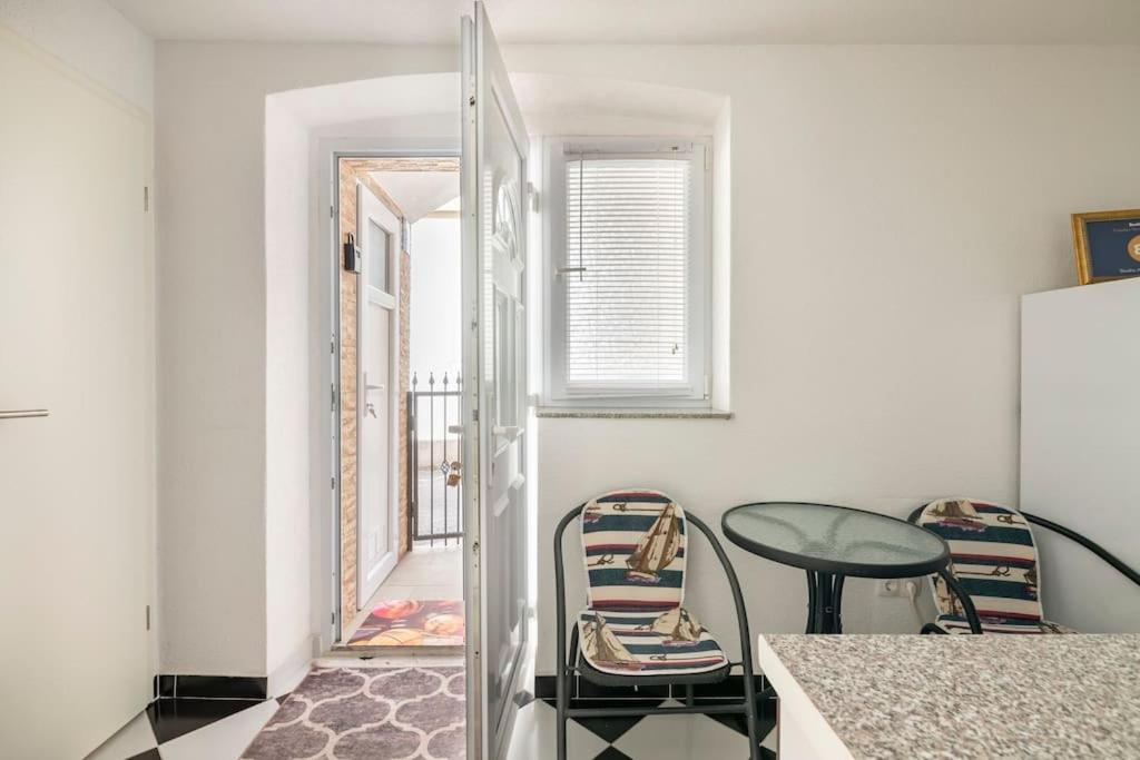 Studio Apartment Grgic シベニク エクステリア 写真