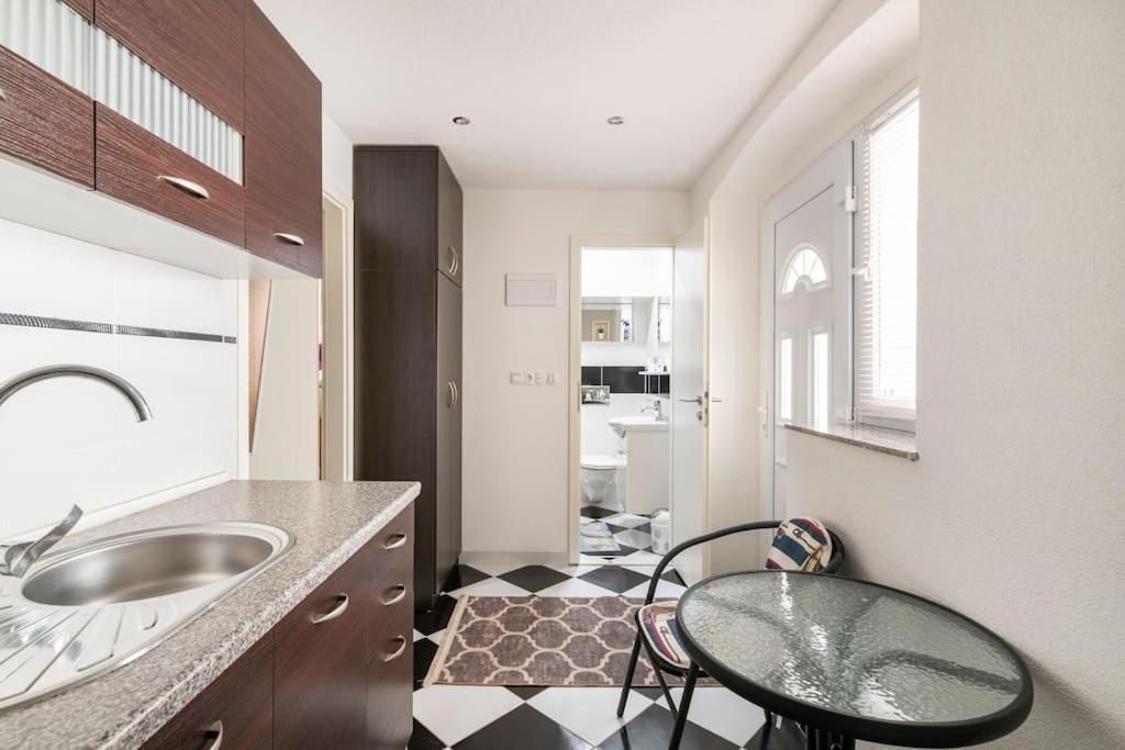 Studio Apartment Grgic シベニク エクステリア 写真