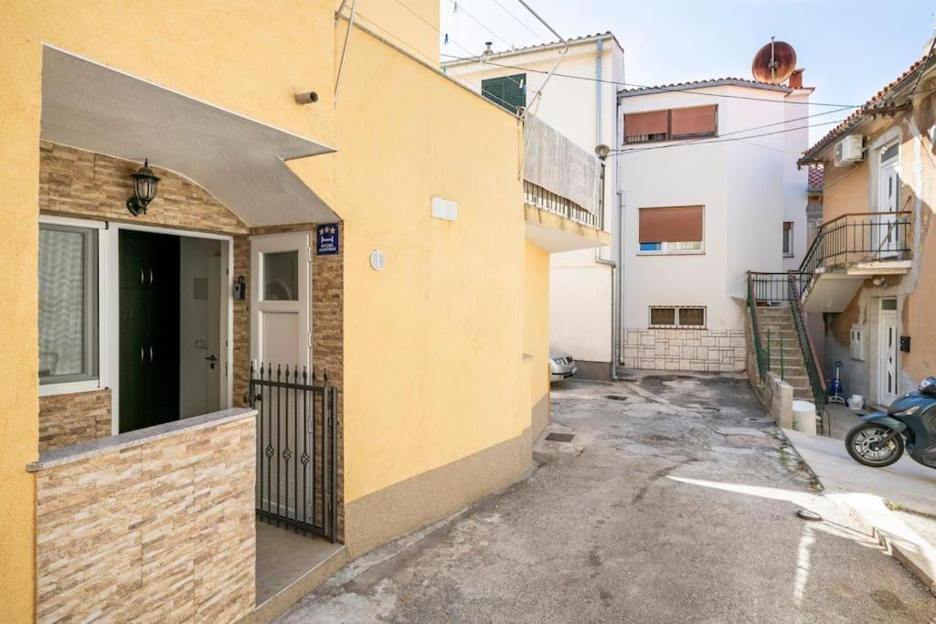 Studio Apartment Grgic シベニク エクステリア 写真